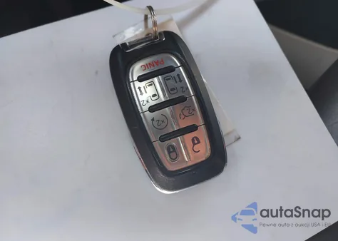 2017 Chrysler Pacifica Touring-L из США, поврежденный, VIN 2C4RC1BG2HR505800